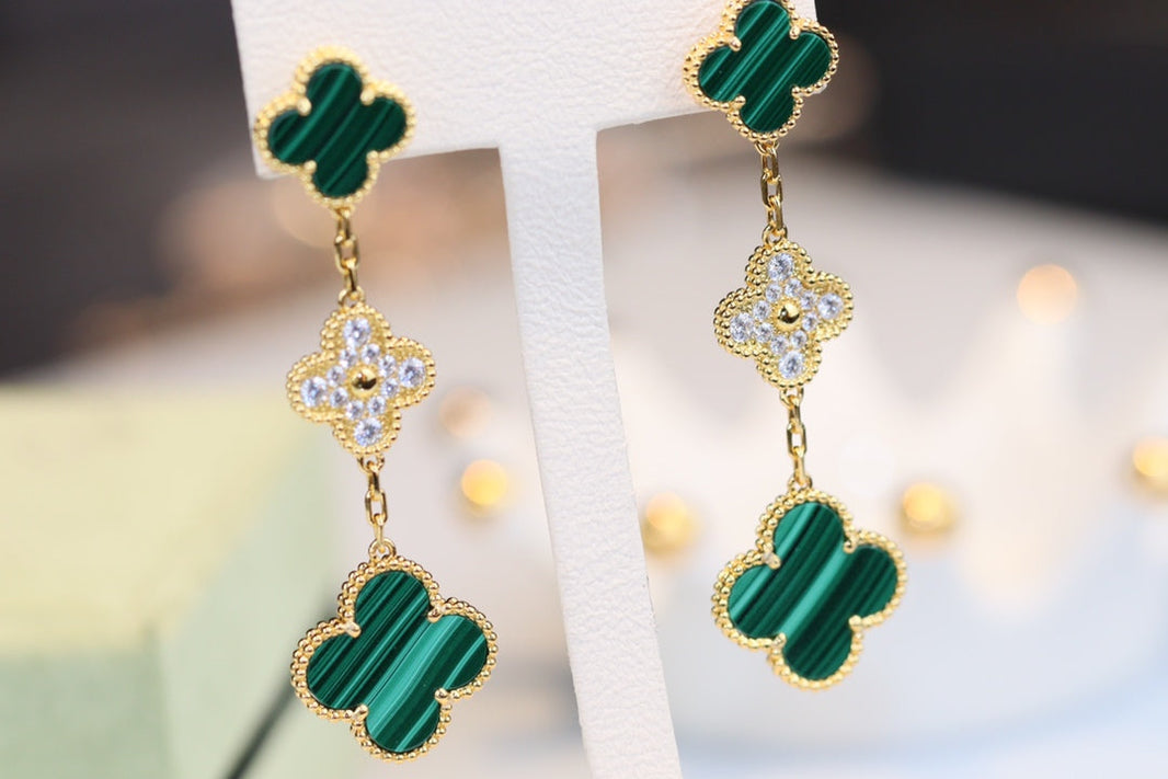 [Luna Brilliance]CLOVER EARRINGS GOLD MALACHITE DIAMOND 3 MOTIF
