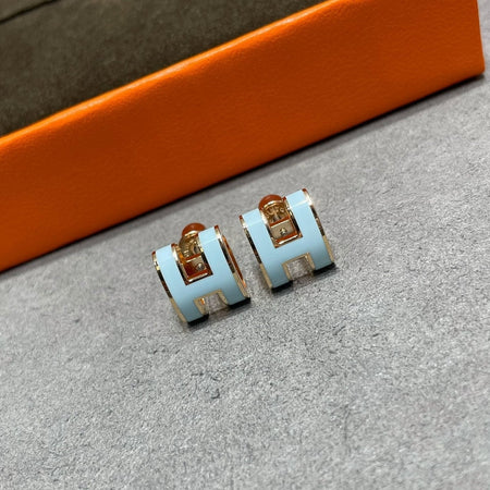 [Luna Brilliance]POP H SKY BLUE STUD EARRINGS