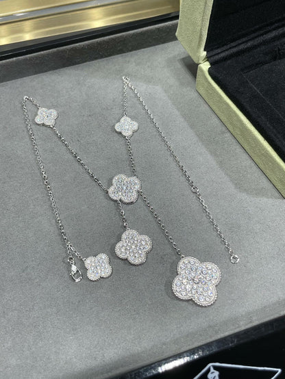 [Luna Brilliance]CLOVER 6 MOTIF DIAMOND PAVED NECKLACE