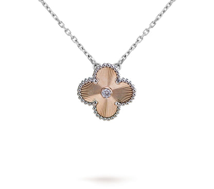 [Luna Brilliance]CLOVER 15MM CHRISTMAS LIMITED EDITION SINGLE FLOWER NECKLACE