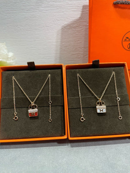 [Luna Brilliance]H CIRCE MOISSANITE PENDANT NECKLACE GOLD